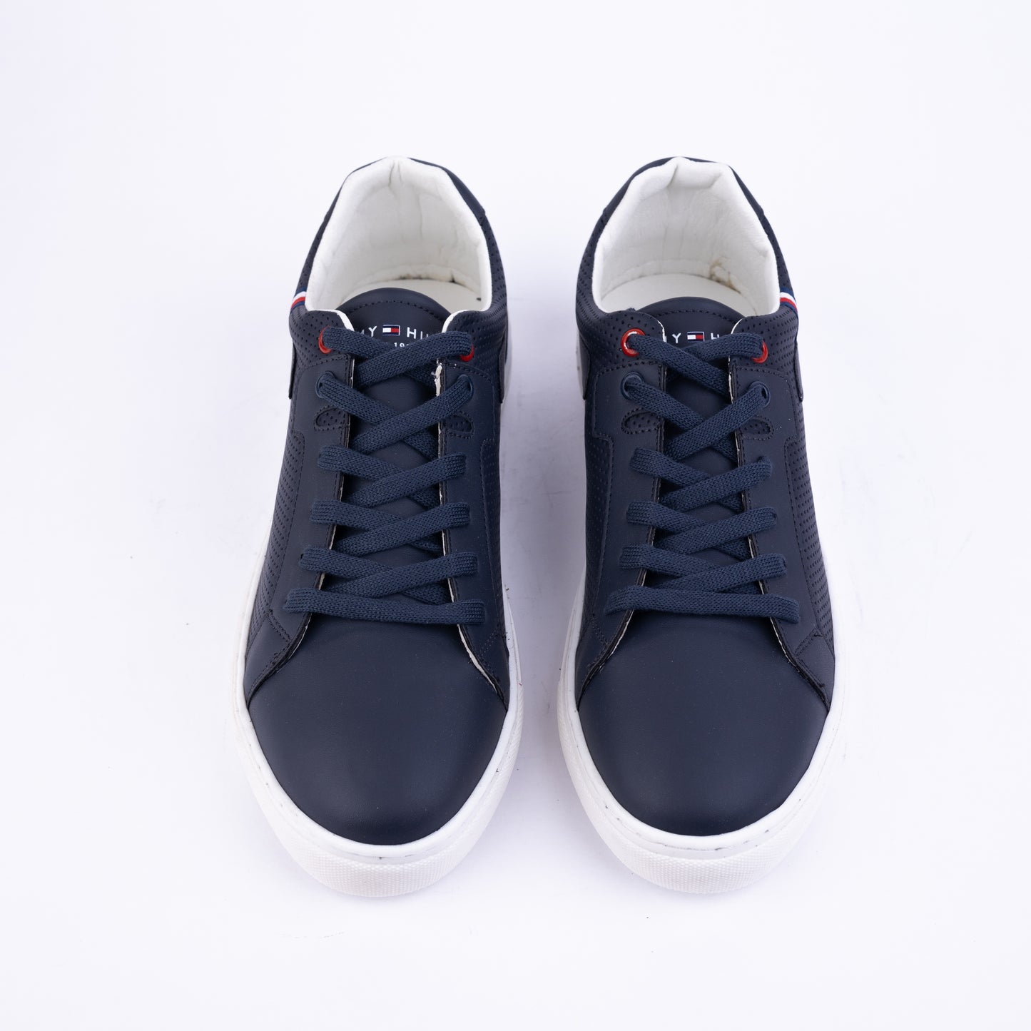 UrbanCore Classic Sneakers