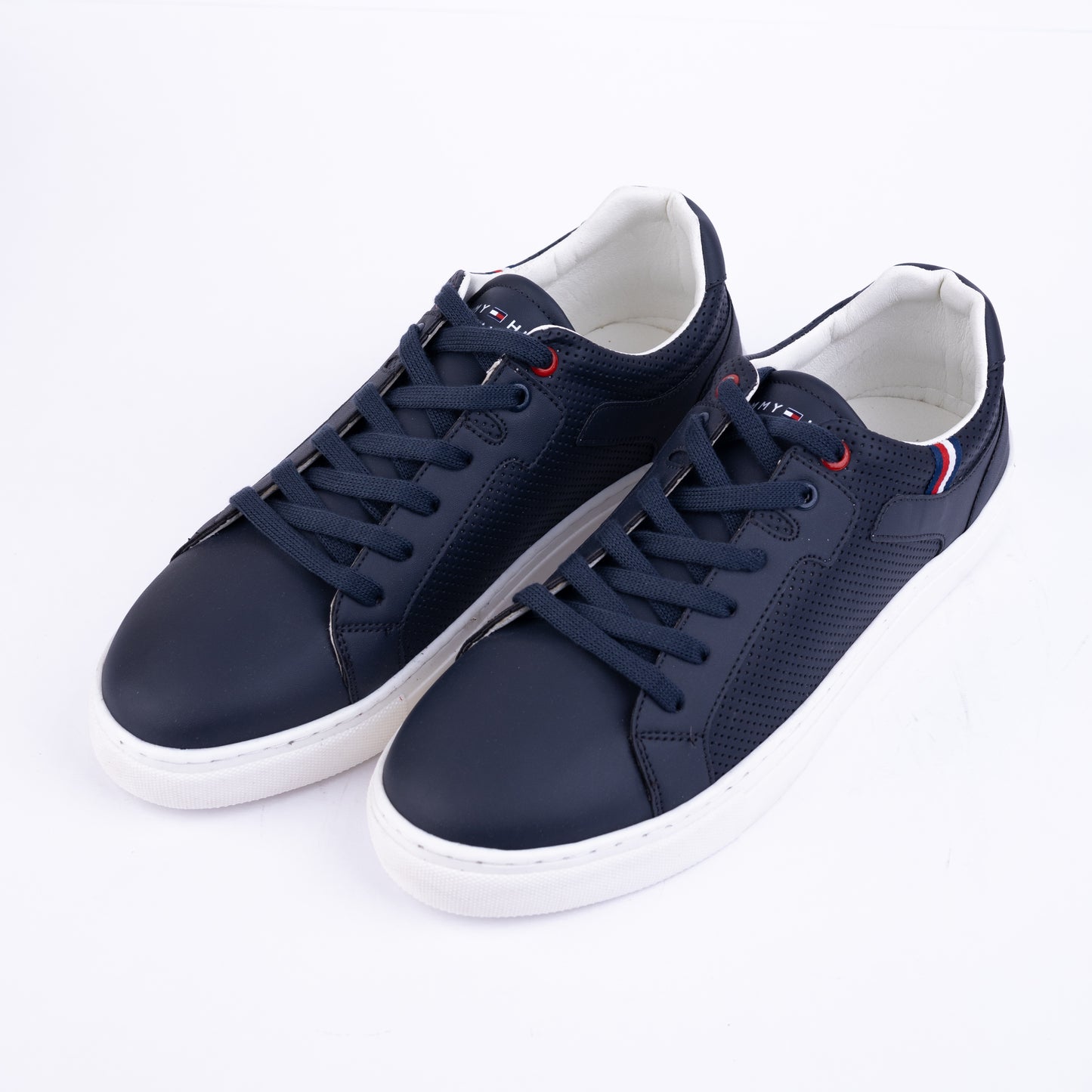 UrbanCore Classic Sneakers