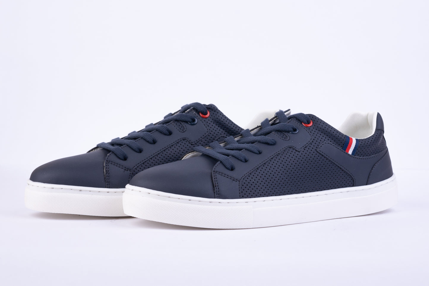 UrbanCore Classic Sneakers